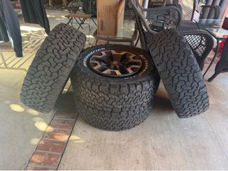 TRD Off Road 16 inch Wheels with used ko2 265/70/16