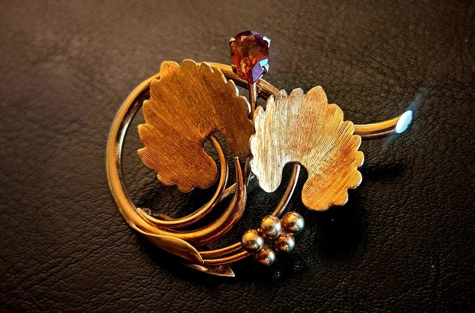 Vintage Tiffany & Co. 18k Gold Lapel Pin with Citrine - Excellent Condition