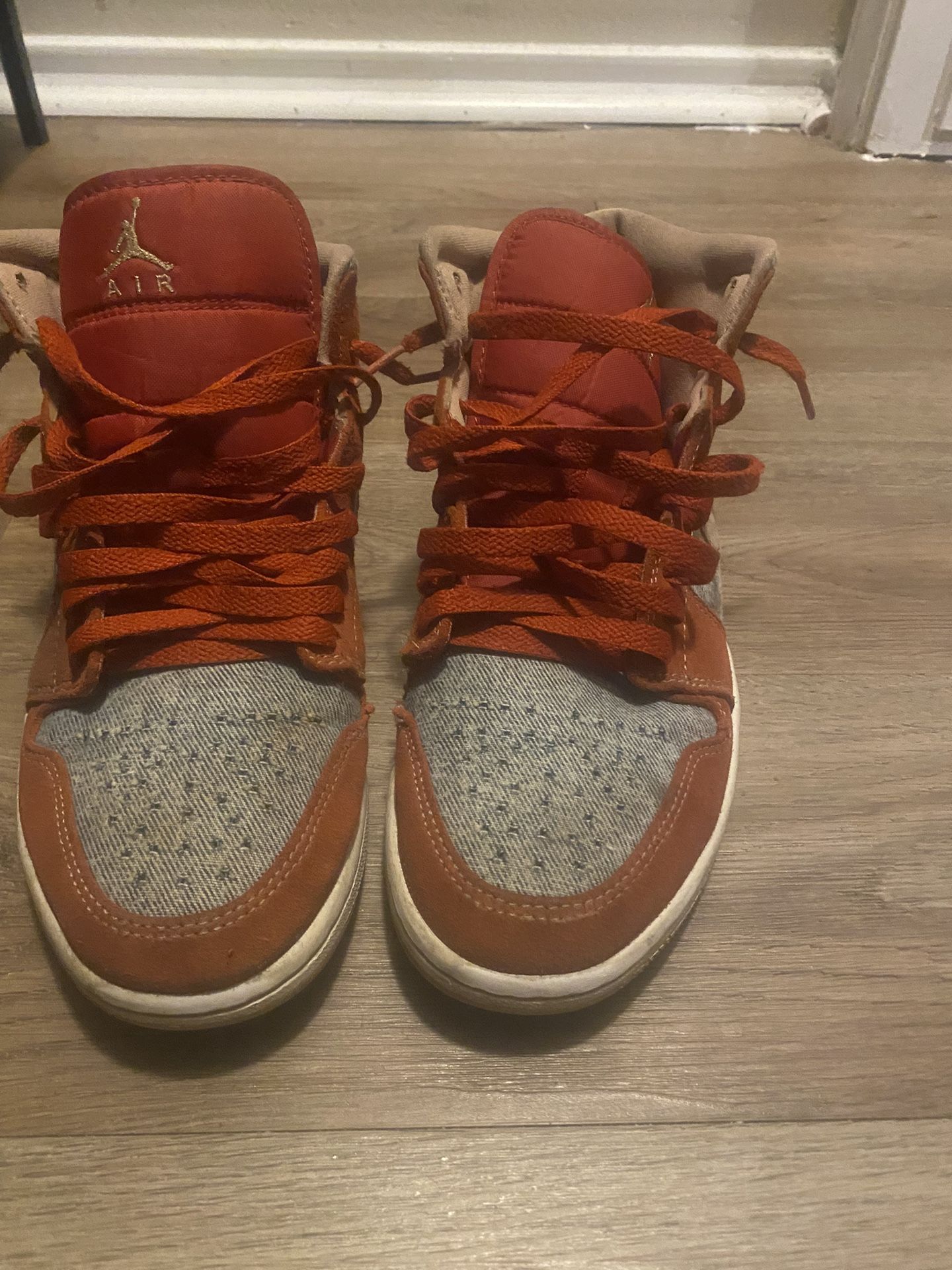 Jordan 1 Mid Demin Red