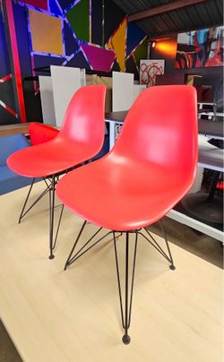 Eames Molded Plastic Side Chairs