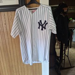 THURMAN MUNSON YANKEES JERSEY. Sz Large 