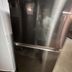 Top Freezer Fridge 18cf Black Stainless 2024