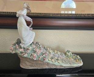 Lladro retired figurine Sea of Flowers