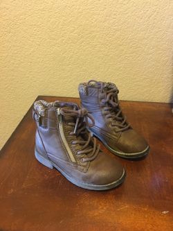 Girls boots size 11c
