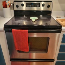 Whirpool Kitchen In Perfect Condition