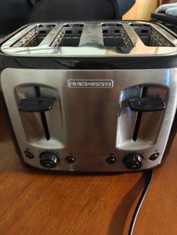 BLACK+DECKER 4-Slice Toaster – Barely Used