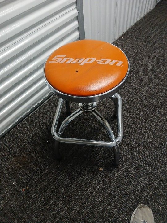 Snap-on Stool