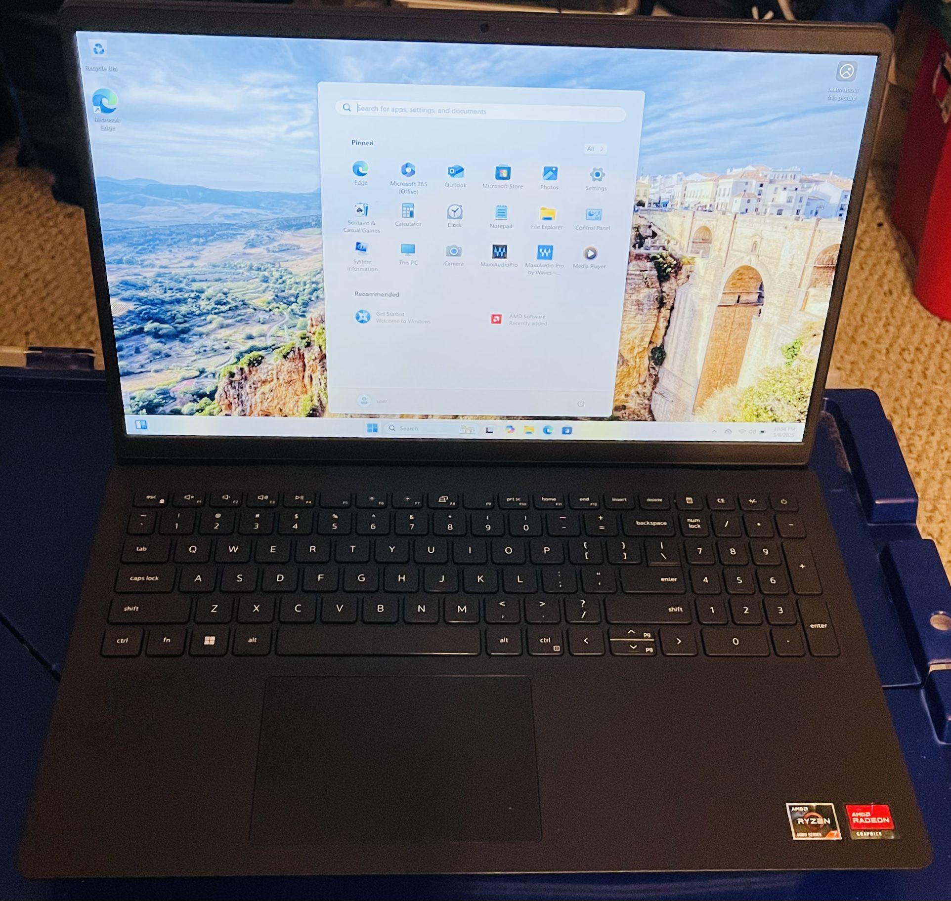 dell inspiron 15 3525 windows 11 Ryzen 7 amd 8 cores 16gb ram 1tb ssd