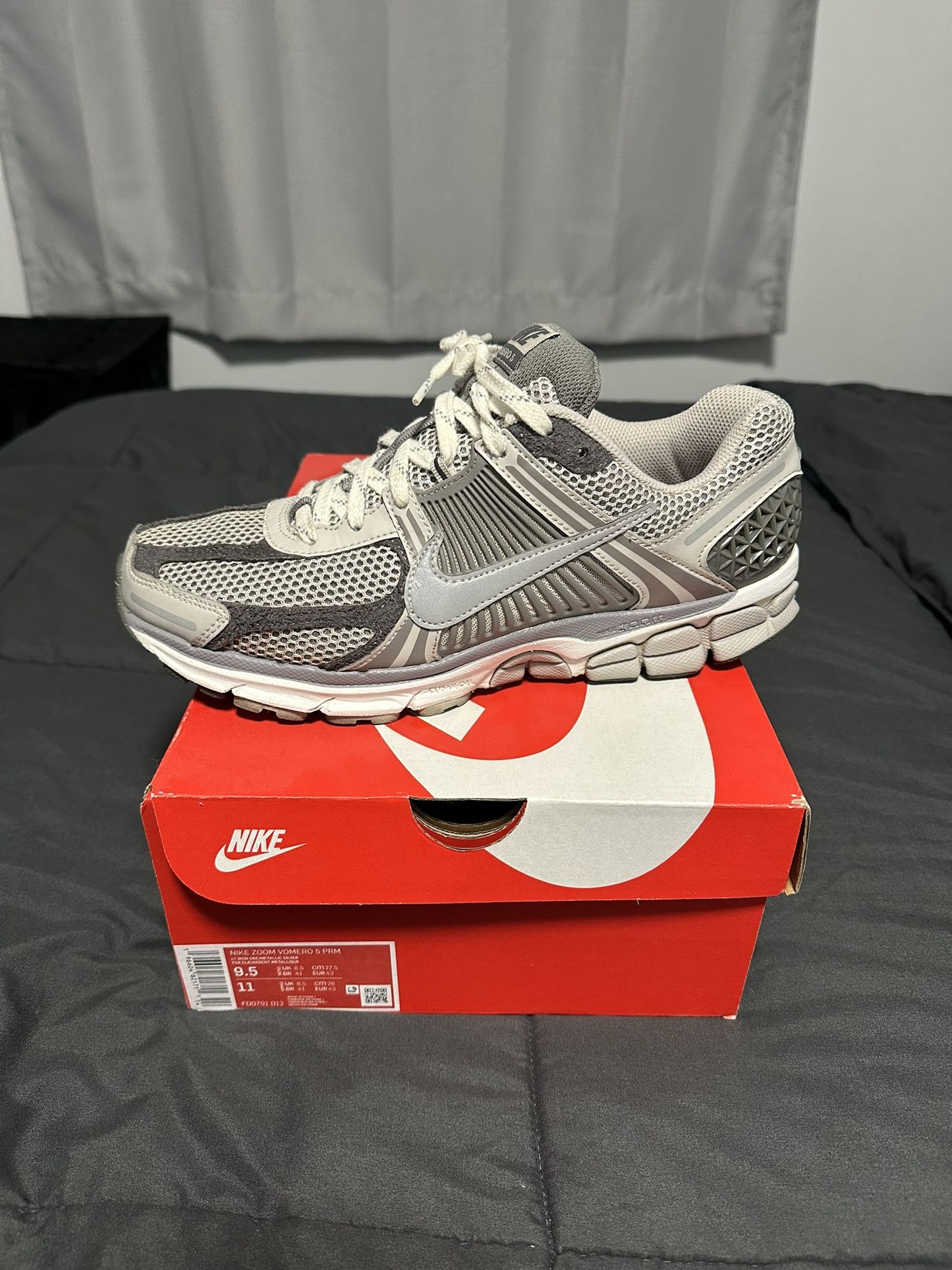 Nike Zoom Vomero 5 Iron Ore Size 9.5