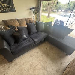 Black  Medium Sectional