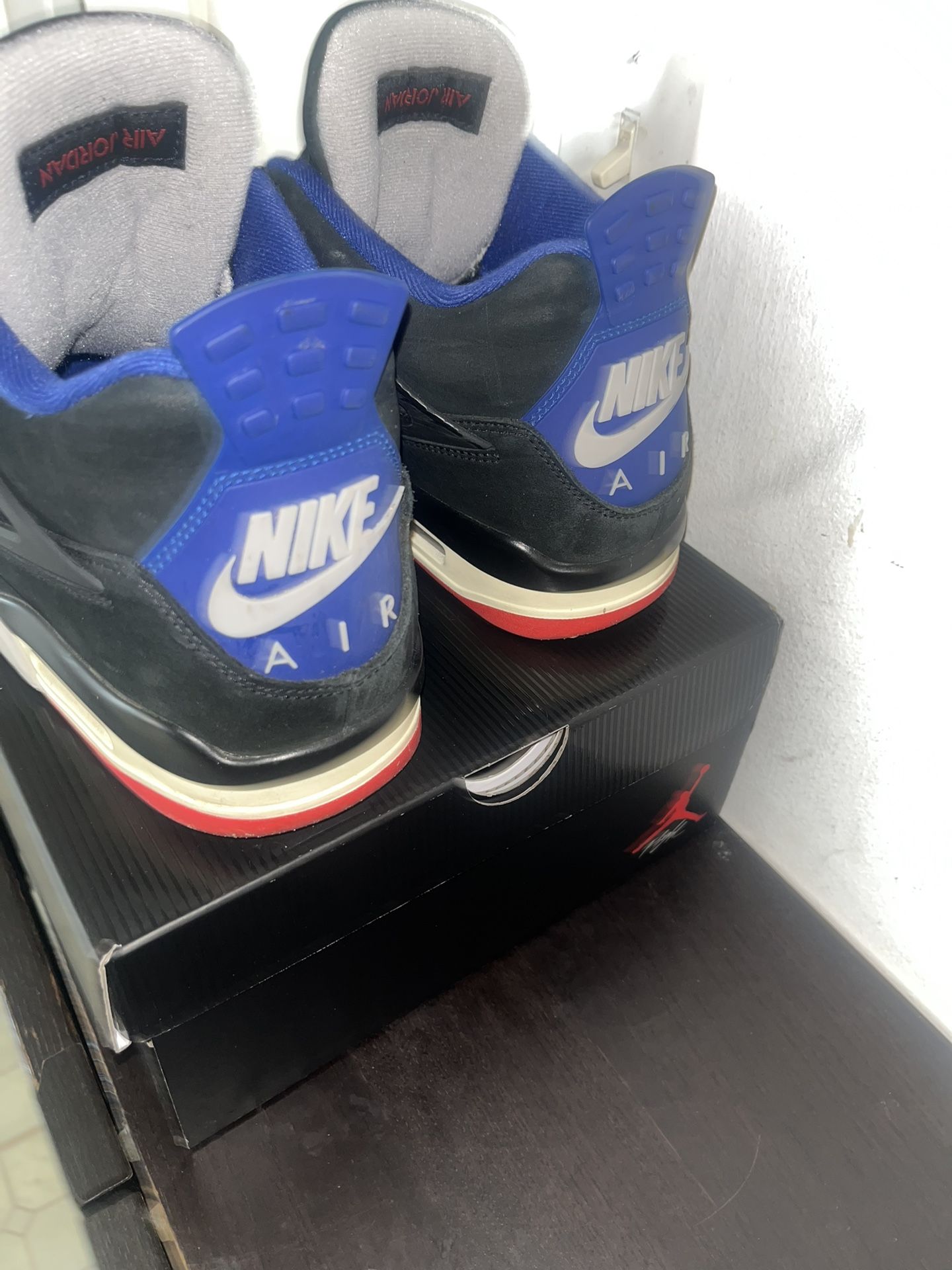 Jordan 4s ( Rare Airs) Size 11