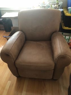 WICKED COOL VINTAGE POTTERY BARN LEATHER RECLINER!!!