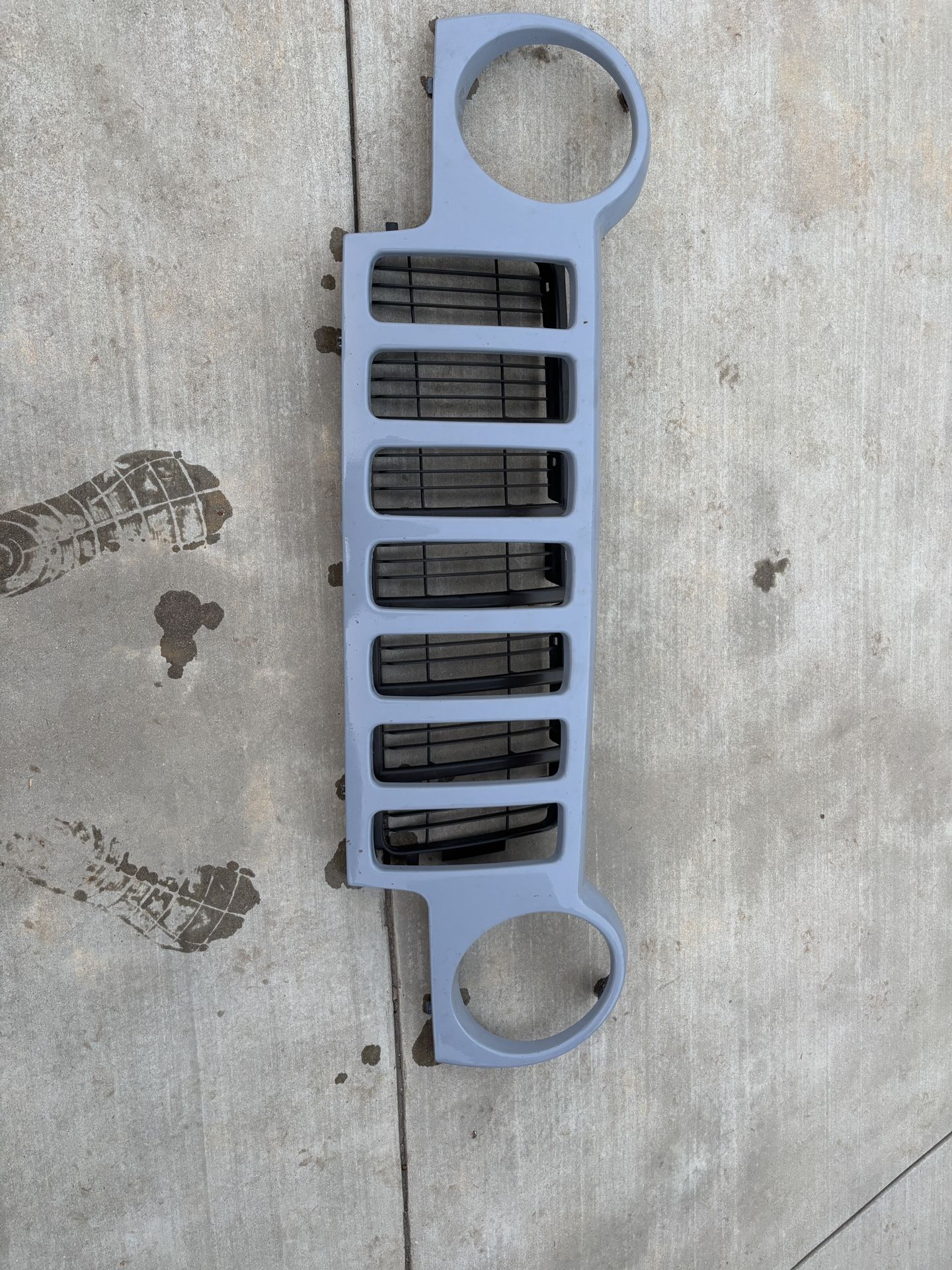 03 Jeep Grille Primered