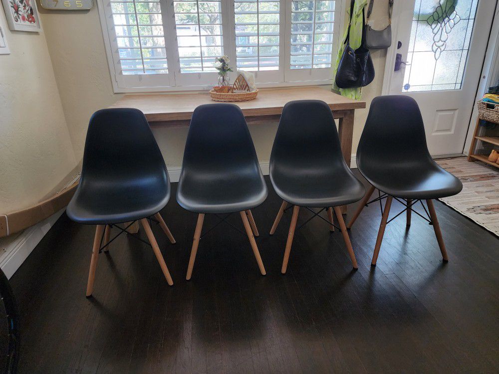 4 Dinings Chairs