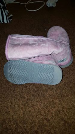 Pink uggs size 7