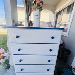 5-Drawer Solid Wood Dresser