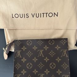 Louis Vuitton Medium Toiletry Pouch 19 M47544 Monogram – Pristine, Original Dust Bag & Tag (Elk Grove)
