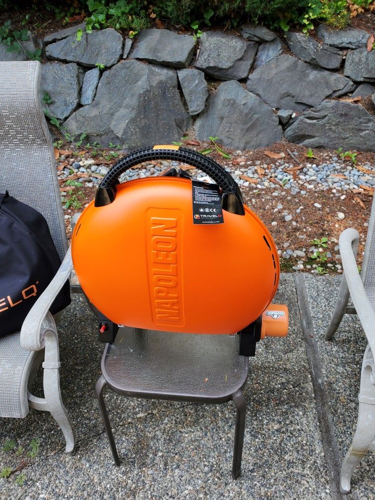 Napoleon TravelQ TQ2225PO Portable  Grill