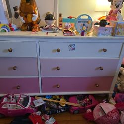 Girls Dresser