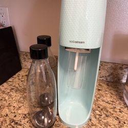 Light Blue Soda Stream With 2 Dishwasher Safe Bottles