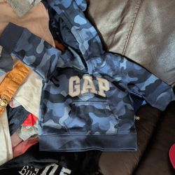 Tengo Mucha Ropa De Bebe