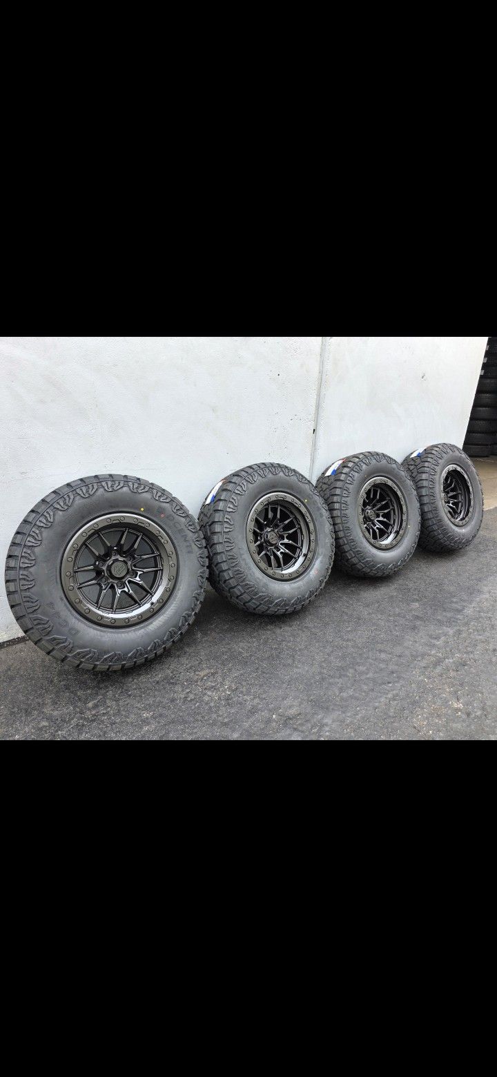 17" LOCK rims/wheels  33" Ridgecrawler Tires 