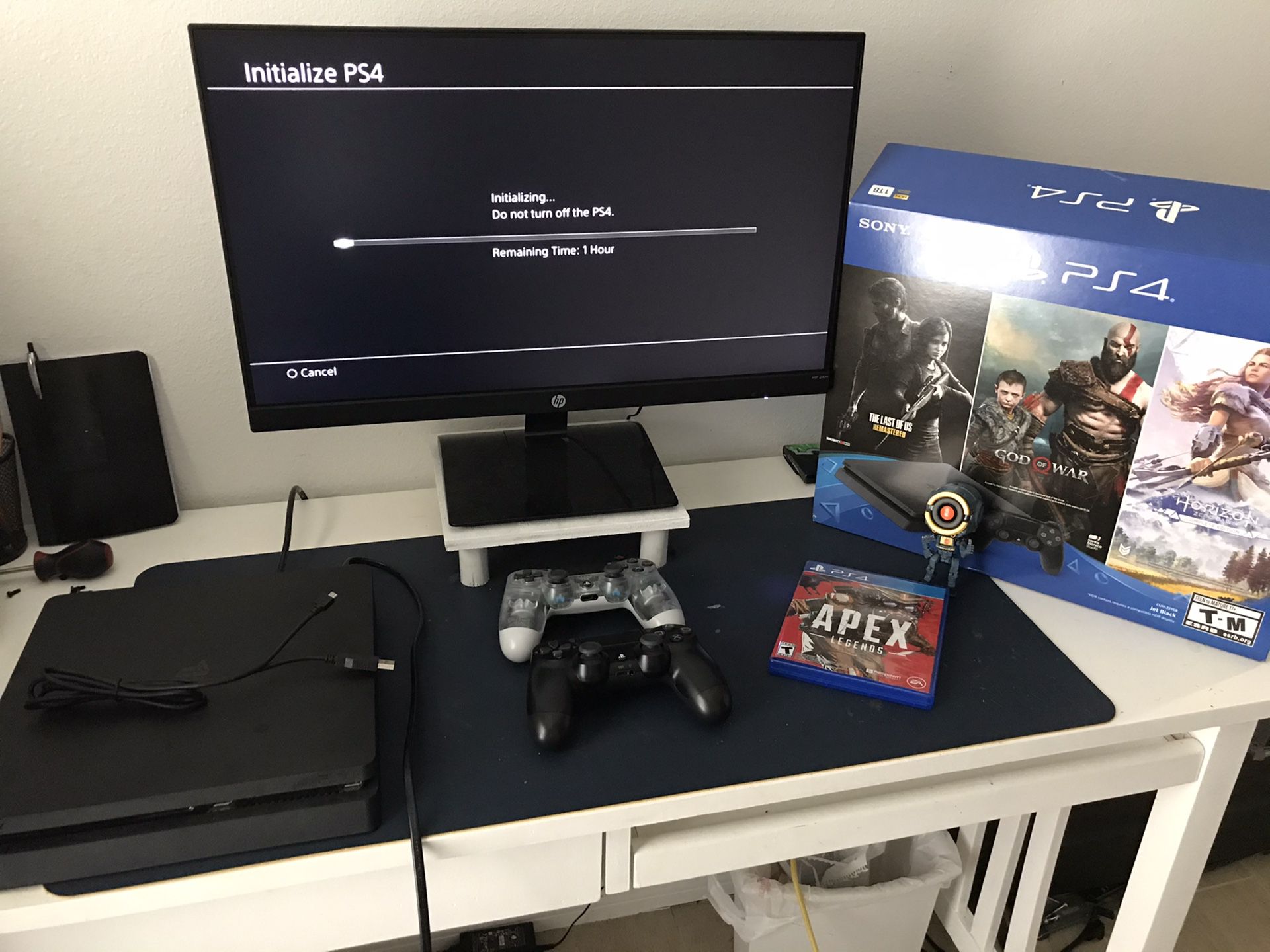 PS4 Slim 1TB Black Two Controllers with HP 24m monitor