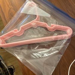 Kids’ Plastic Hangers