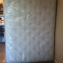 Queen Size Matress
