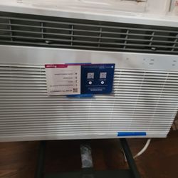 GE 18000 BTU AC Window Unit, NWOB
