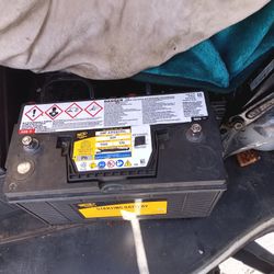Battey. With 950. Cca.  For Big  Truck. Bolt On Terminals. Have A  pair For 120 T oday