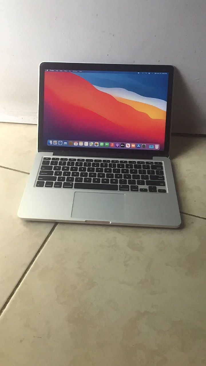 13” MacBook Pro Retina i5 Processor 256gb SSD 8gb Ram Come With Charger Good Condition