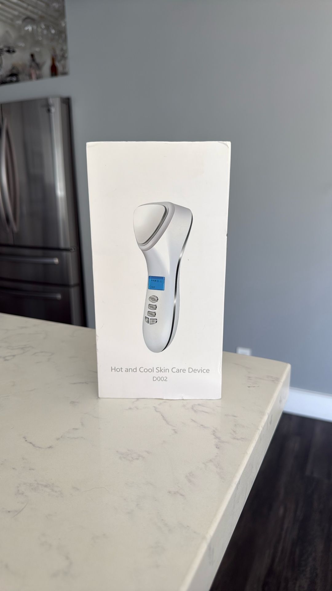 New Sealed Hot & Cool Skin Care Device – D002