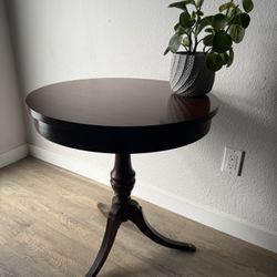 OPTIMISTIC side table - round - Mersman - mahogany - delivery available  