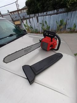 Milwaukee
M18 FUEL 18V 20 in. Brushless Cordless Dual Battery Chainsaw solo se provo