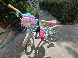 Schwinn Mist 20" Girl's Bike with Helmet