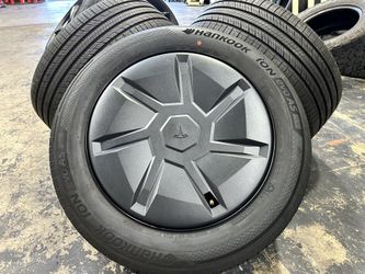 NEW 2026 18" Tesla Model Y Juniper OEM Steel Wheels Rims HANKOOK 235/55/18 99%