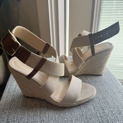 4.5” Banana Republic Wedge Sandals 
