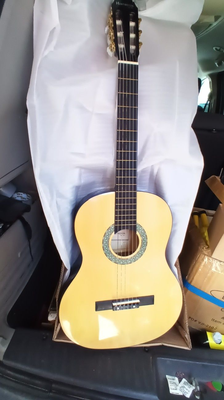 Huntington Classical Guitar