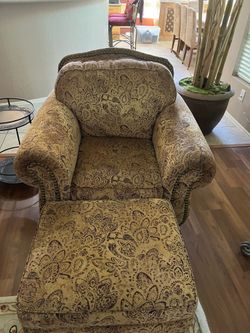 Set of 2 Oversized Accent Chairs with Matching Ottoman