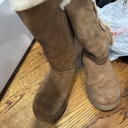 Uggs Size 6 