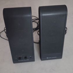 (2) Alec Lansing speakers VS2220