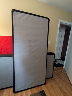 Selling king size split box spring