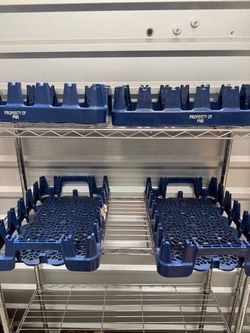 Stackable bottle crates, 4