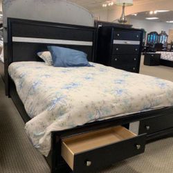 Regata Black/Silver Storage Platform Bedroom Set Bed, Dresser, Mirror, Nightstand, Chest 
