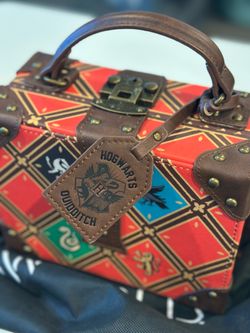 Boxlunch Exclusive Harry Potter Trunk Purse