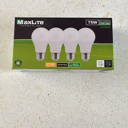 Maxlite Light bulbs 4 Pack (Unopened  Like New) Pick Up today 
