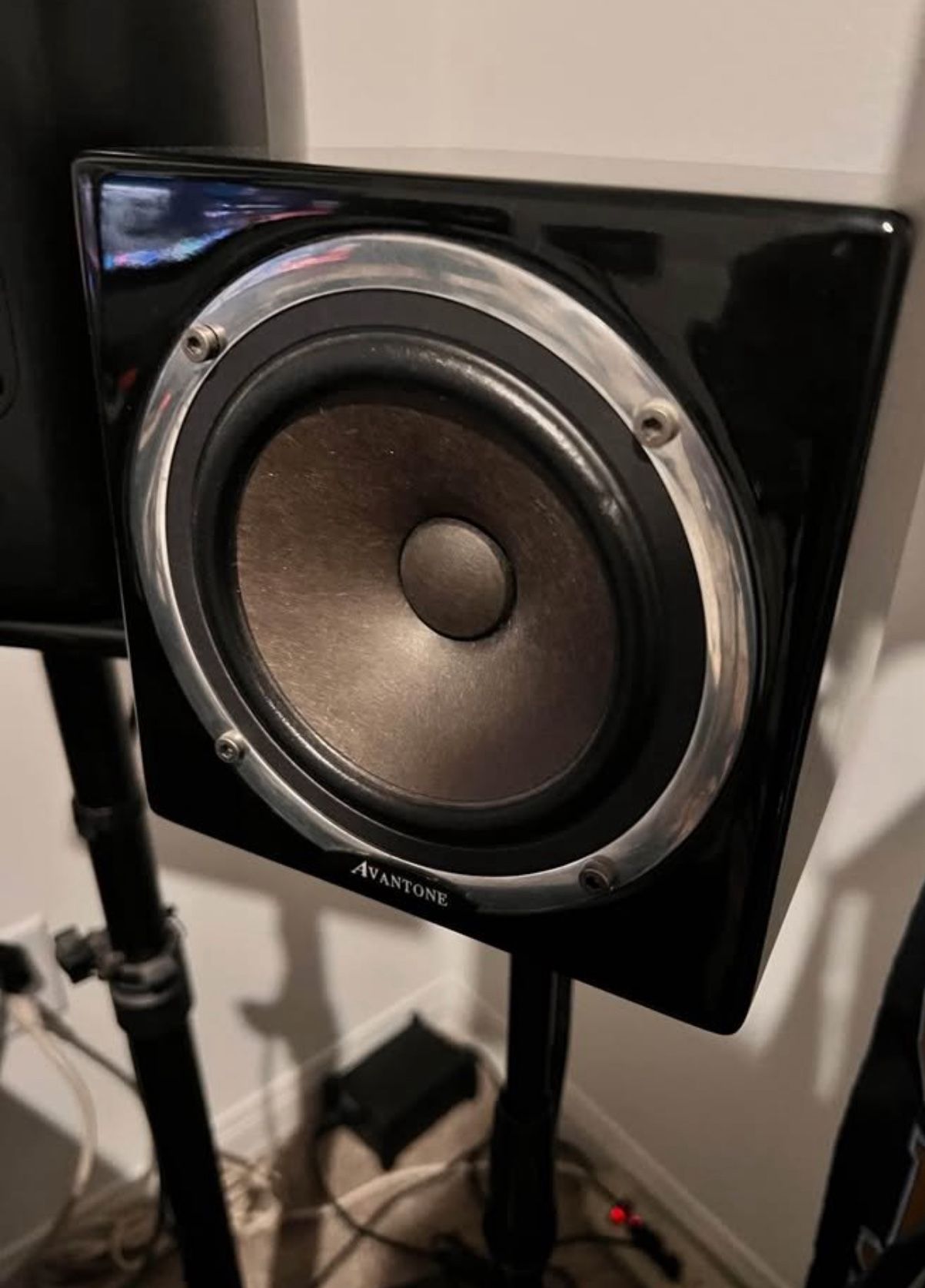 Avantone Mixcube Studio Reference Speakers