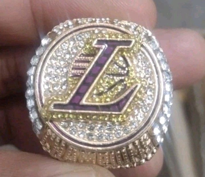 BRAND NEW!💯 HAND-MADE🖐️LEBRON JAMES 2020 LAKERS CHAMPION MVP FAN RING w/POSTER!