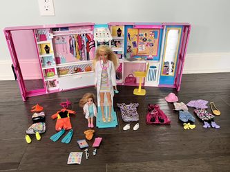 Barbie - Dream Closet Doll and Playset